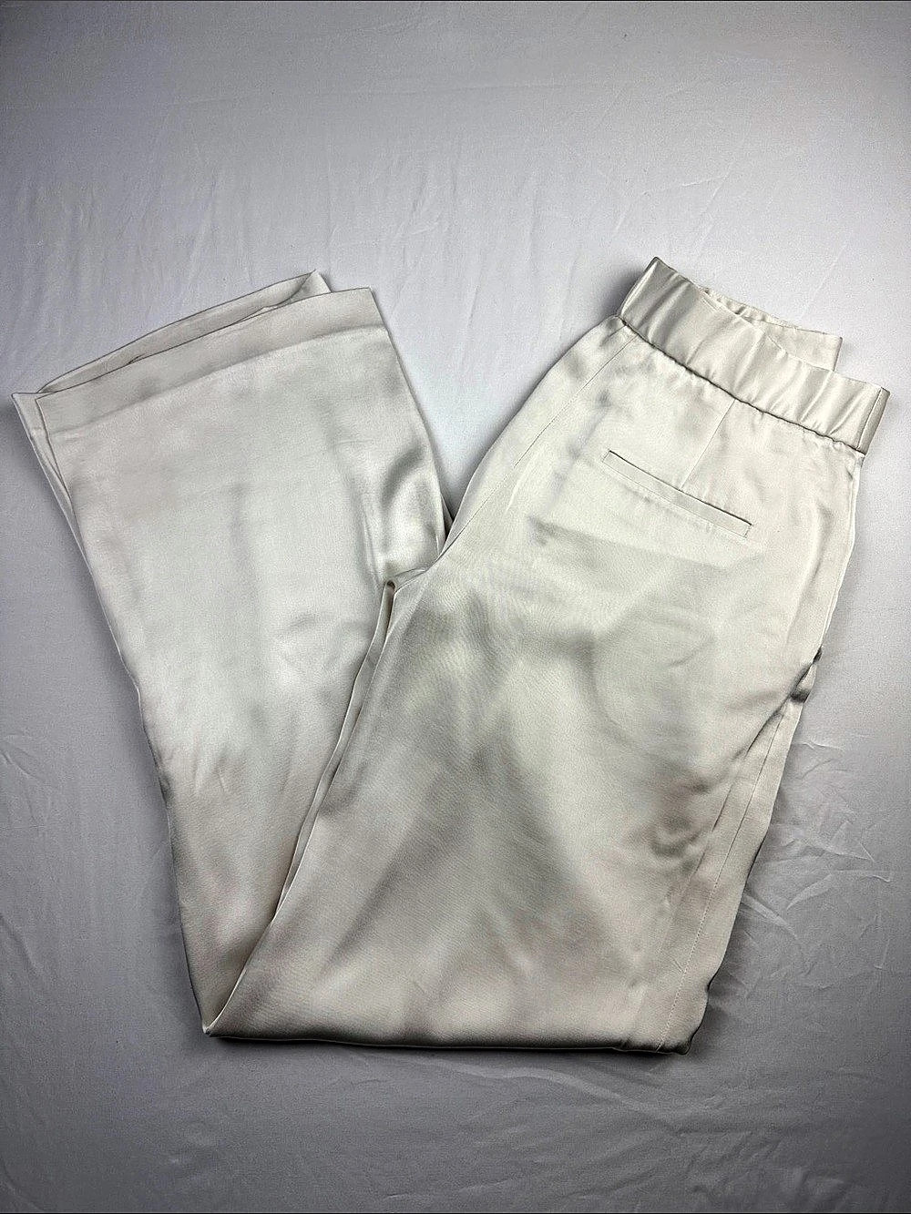 Aritzia  Wilfred The Limitless Pant Satin Wide Leg Crème Flat Front Size 4